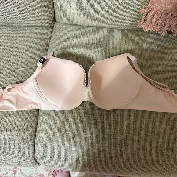 Victoria Secret Body By Victoria Size 38D NWT Pink Lace Underwire Bra - Picture 3 of 4